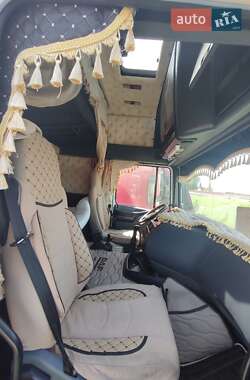 Тягач DAF XF 2001 в 