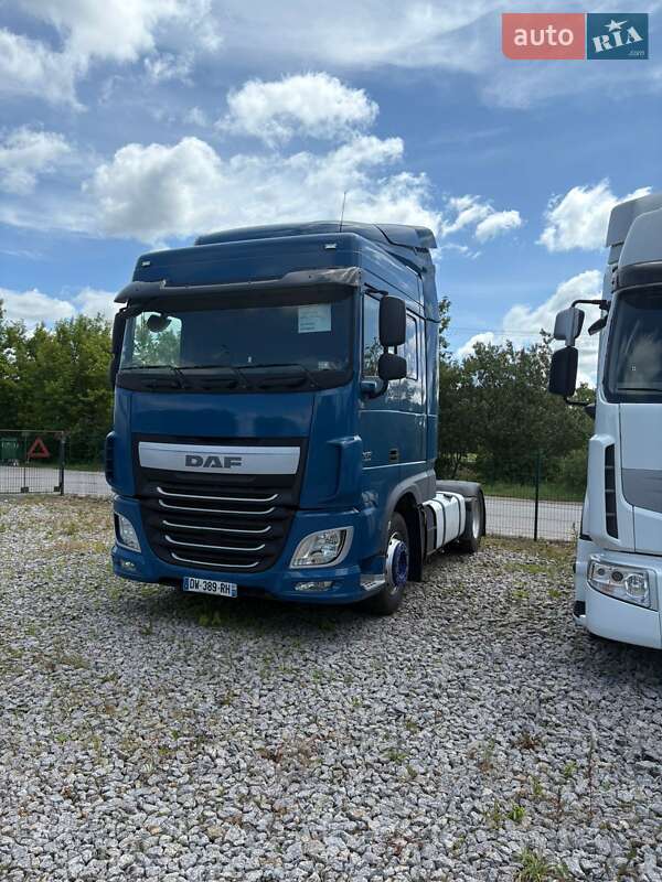 Тягач DAF XF 2015 в 