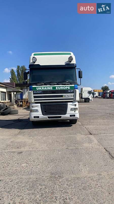 Тягач DAF XF 2005 в 