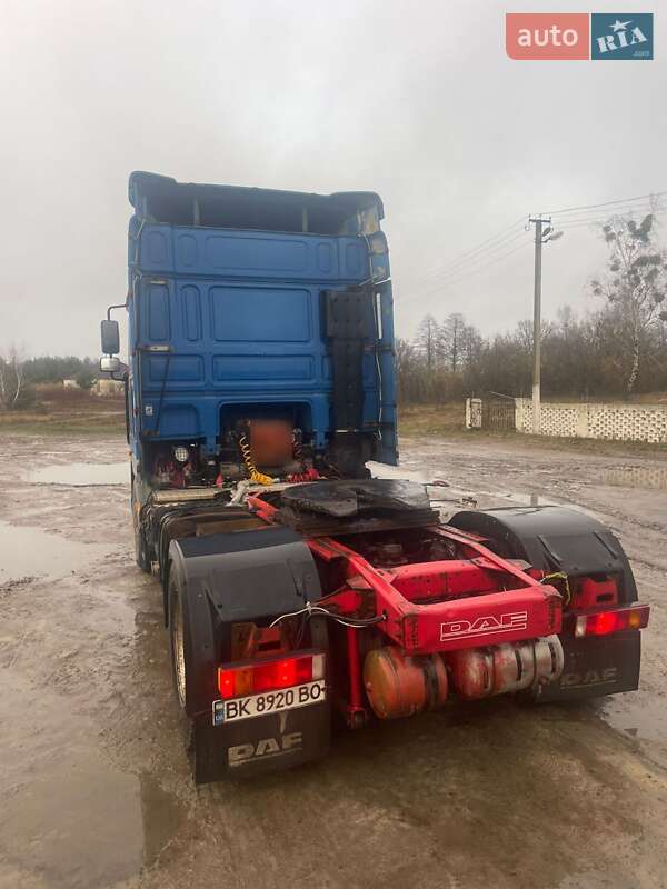 Зерновоз DAF XF 2001 в Дубровиці