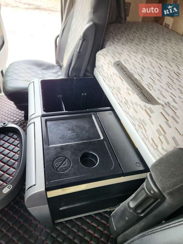 Тягач DAF XF 2014 в Ромнах