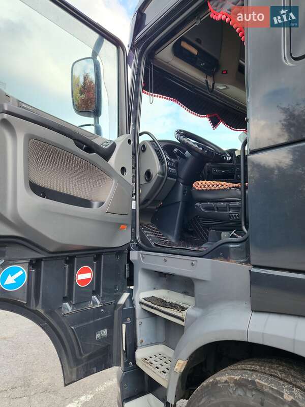 Тягач DAF XF 2014 в Ромнах