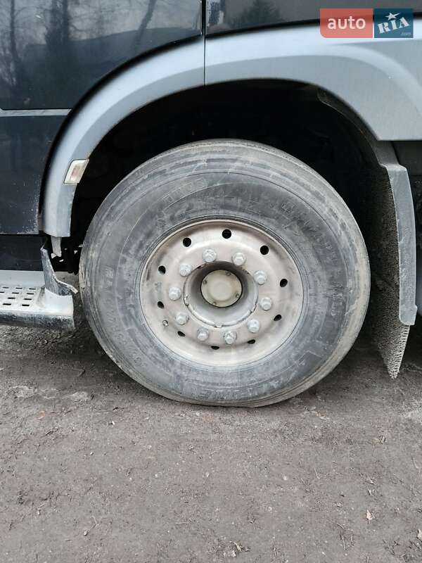 Тягач DAF XF 2014 в Ромнах