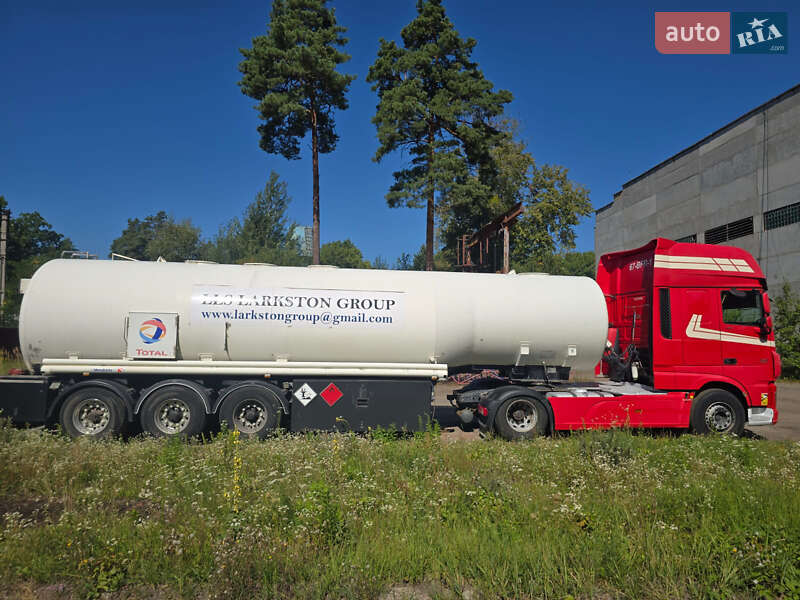 Бензовоз DAF XF 2015 в Киеве