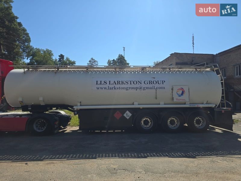 Бензовоз DAF XF 2015 в Киеве