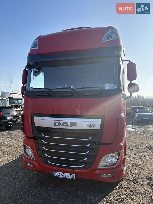 Тягач DAF XF 2015 в Львове