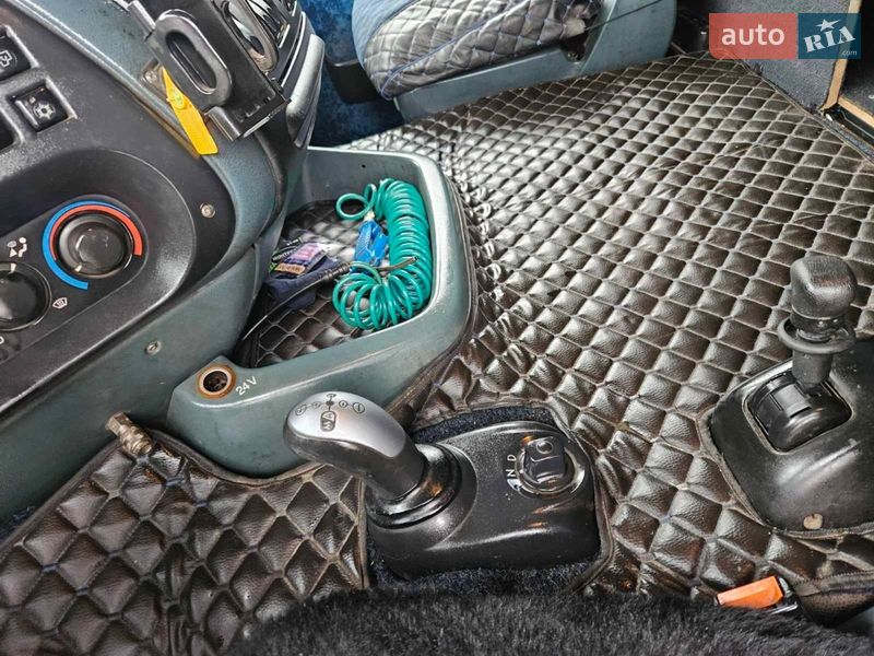 Тягач DAF XF 2004 в Львове