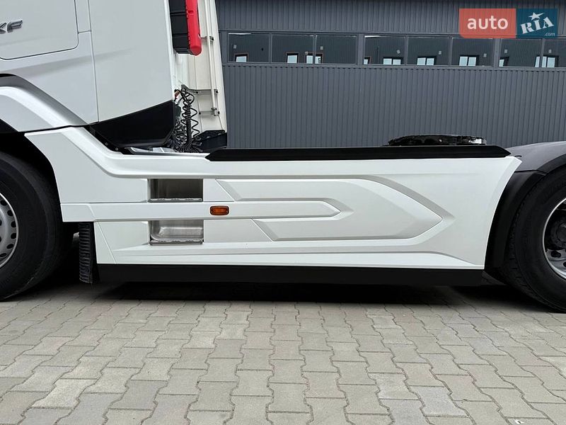Тягач DAF XF 2023 в Дубні