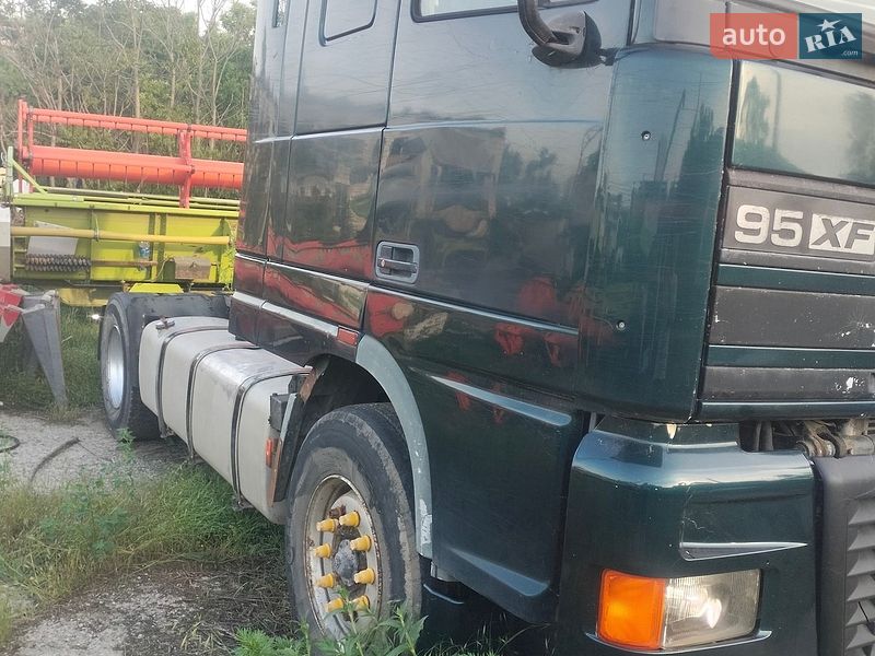 Тягач DAF XF 1999 в Измаиле