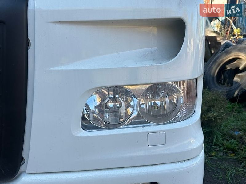 Тягач DAF XF 2003 в Лебедині