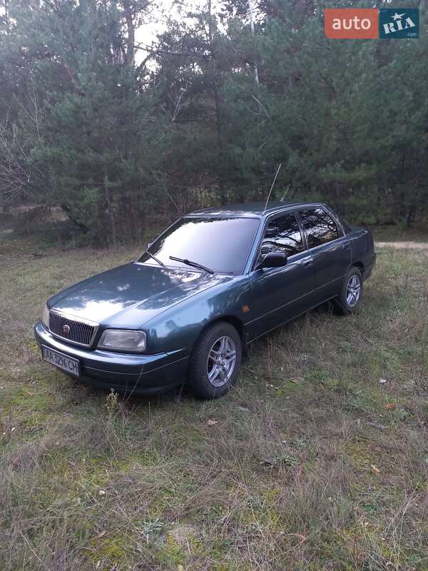 Седан Daihatsu Applause 1990 в Дніпрі