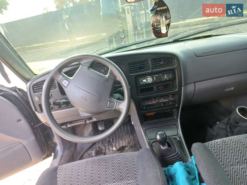 Седан Daihatsu Applause 1990 в Дніпрі