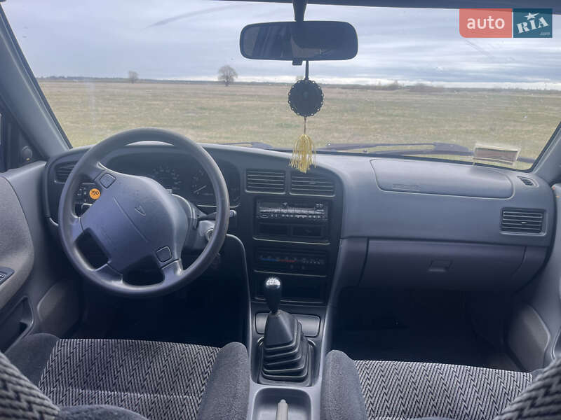 Ліфтбек Daihatsu Applause 1999 в Немовичах