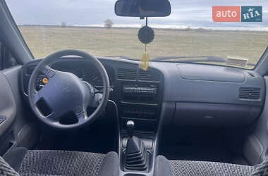 Лифтбек Daihatsu Applause 1999 в 