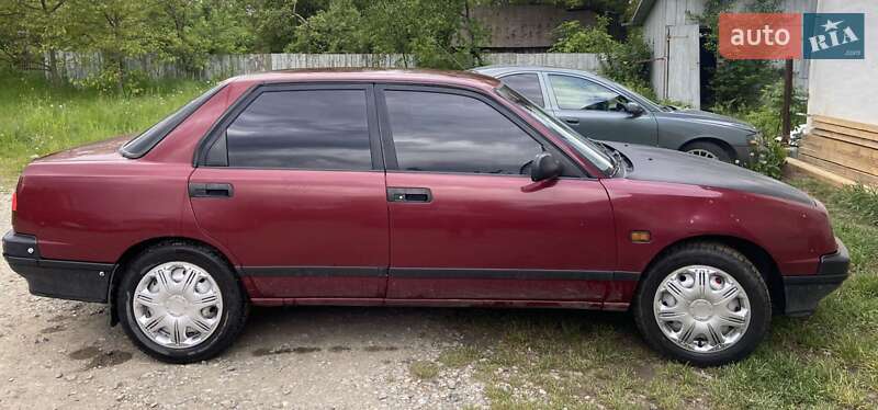 Ліфтбек Daihatsu Applause 1991 в Надвірній