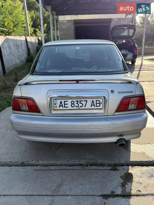 Лифтбек Daihatsu Applause 1999 в Днепре