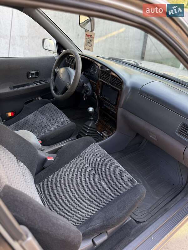 Лифтбек Daihatsu Applause 1999 в Днепре