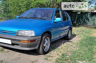 Хэтчбек Daihatsu Charade 1984 в 