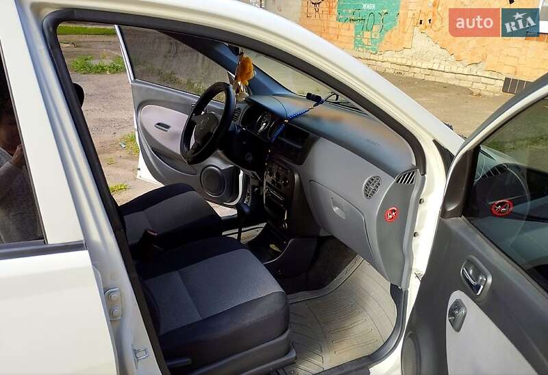 Хэтчбек Daihatsu Cuore 2006 в Первомайске