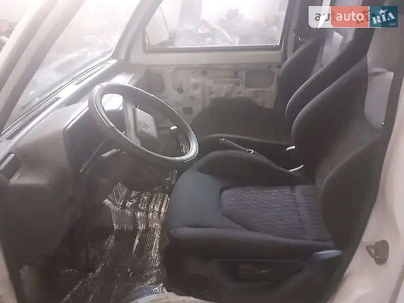 Мінівен Daihatsu Hijet 1997 в Долині