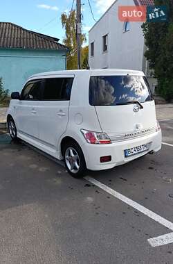 Хетчбек Daihatsu Materia 2009 в 