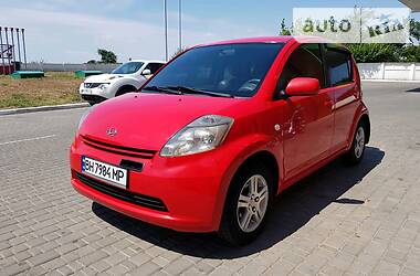 Хэтчбек Daihatsu Sirion 2006 в 