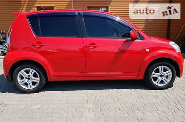 Хэтчбек Daihatsu Sirion 2006 в 