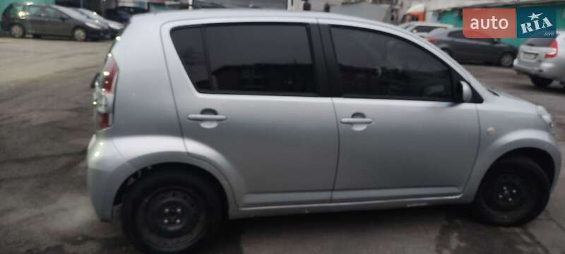 Хетчбек Daihatsu Sirion 2005 в Першотравенську