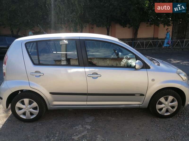 Хетчбек Daihatsu Sirion 2008 в Києві