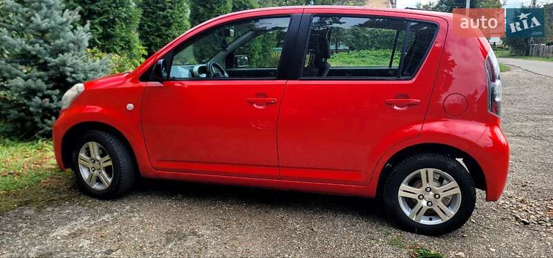 Седан Daihatsu Sirion 2007 в Стрые