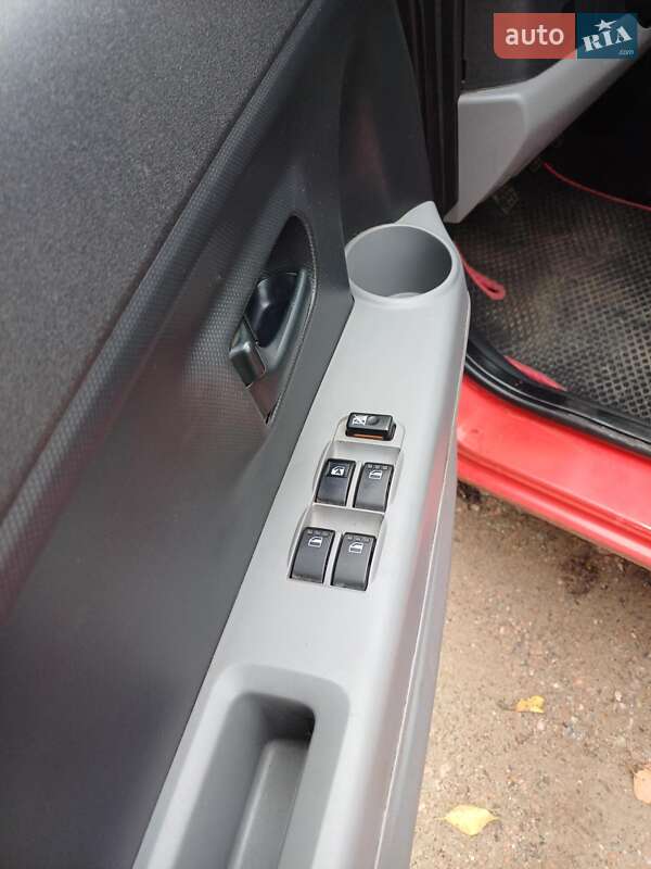 Хэтчбек Daihatsu Sirion 2009 в Полтаве фото 10 Хэтчбек Daihatsu Sirion 2009 в Полтаве