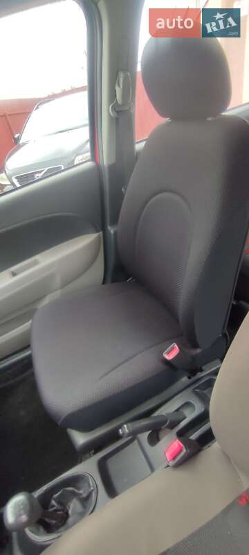 Хетчбек Daihatsu Sirion 2005 в Луцьку