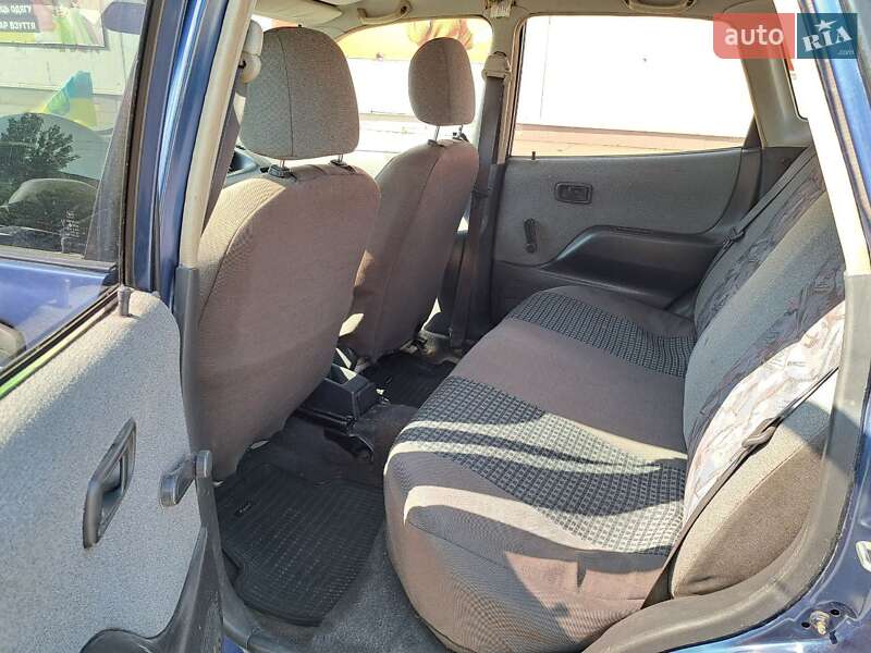 Хэтчбек Daihatsu Sirion 1999 в Николаеве
