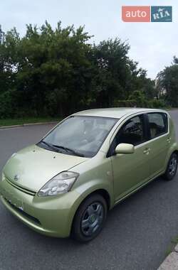 Хэтчбек Daihatsu Sirion 2006 в 