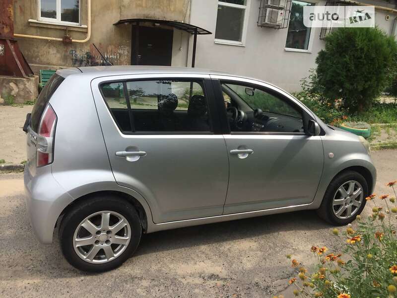 Хетчбек Daihatsu Sirion 2006 в Львові