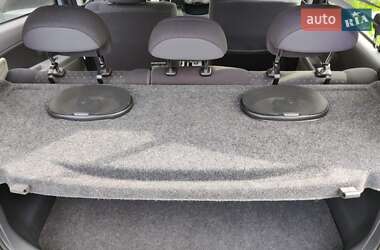 Хэтчбек Daihatsu Sirion 2008 в 
