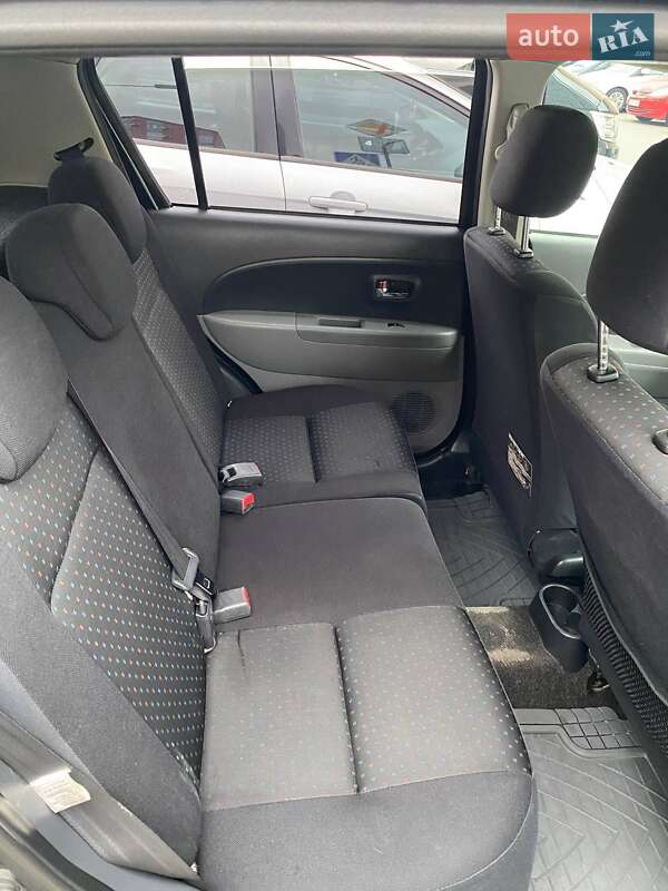 Хэтчбек Daihatsu Sirion 2008 в Киеве