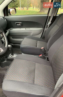 Хэтчбек Daihatsu Sirion 2010 в 
