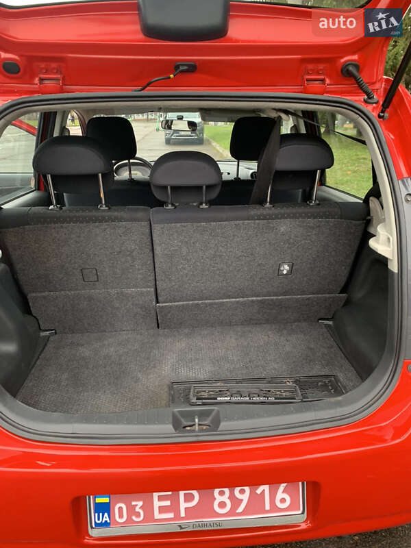 Хэтчбек Daihatsu Sirion 2010 в Ровно