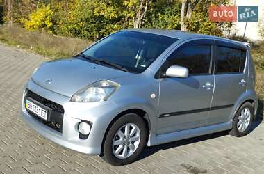 Хэтчбек Daihatsu Sirion 2007 в 