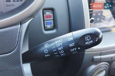 Хэтчбек Daihatsu Sirion 2007 в 
