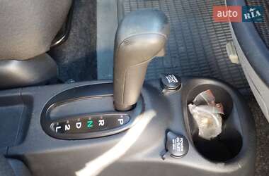 Хэтчбек Daihatsu Sirion 2007 в 