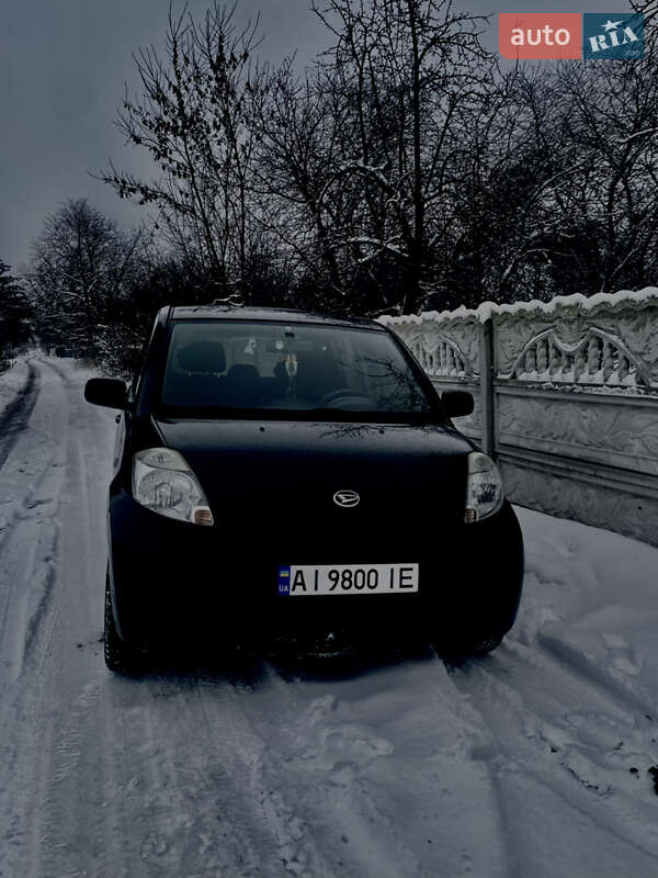 Хэтчбек Daihatsu Sirion 2007 в Макарове