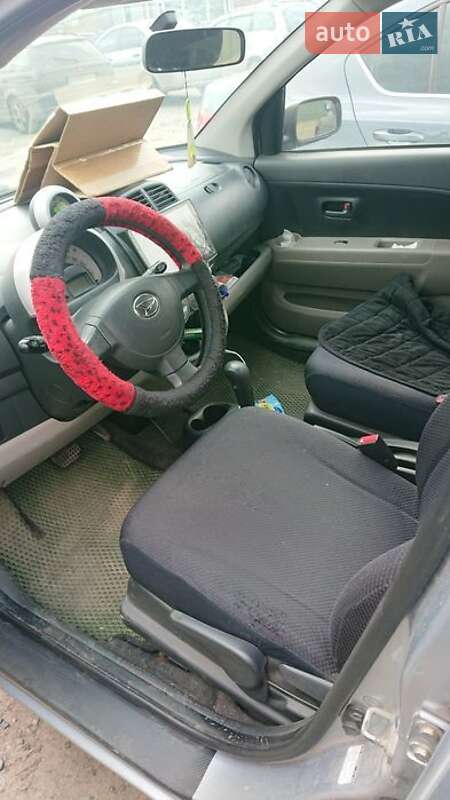 Хетчбек Daihatsu Sirion 2005 в Чугуєві