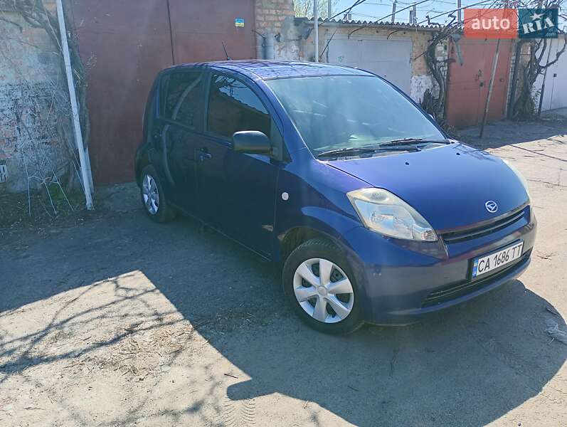 Хэтчбек Daihatsu Sirion 2006 в Миргороде