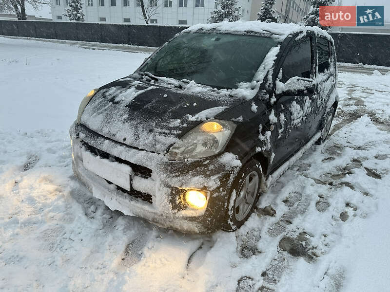 Хэтчбек Daihatsu Sirion 2006 в Полтаве