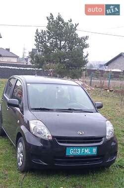 Хетчбек Daihatsu Sirion 2010 в 