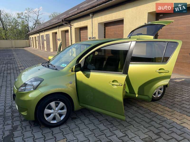 Хетчбек Daihatsu Sirion 2008 в Ізмаїлі