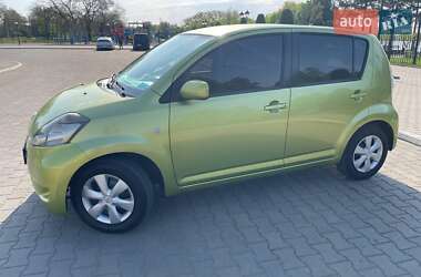 Хэтчбек Daihatsu Sirion 2008 в 