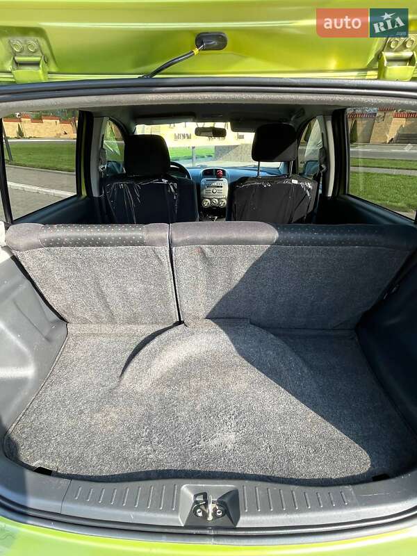 Хетчбек Daihatsu Sirion 2008 в Ізмаїлі